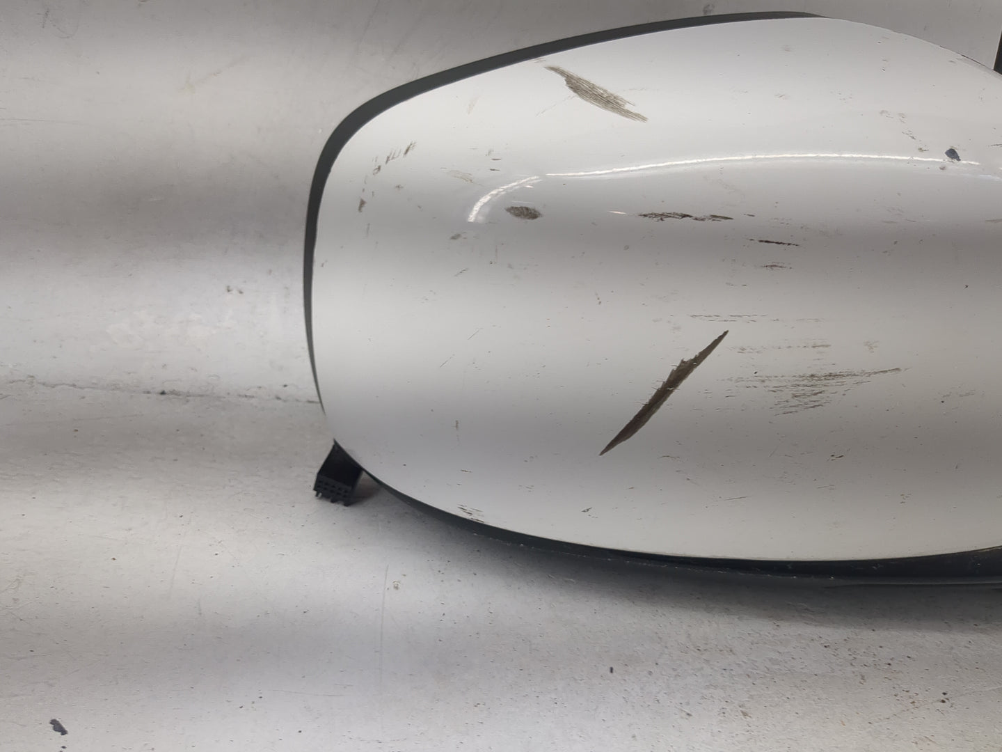 2016 Chrysler Town and Country Passenger Side View Mirror - Right Door Mirror OEM Used - Oemusedautoparts1.com