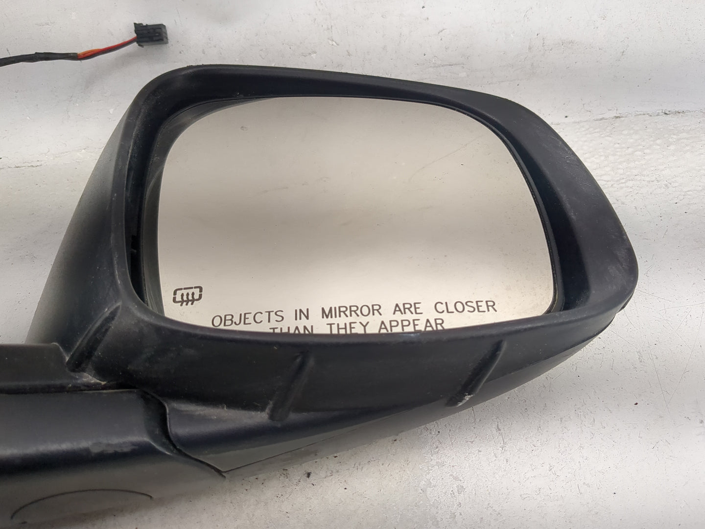 2016 Chrysler Town and Country Passenger Side View Mirror - Right Door Mirror OEM Used - Oemusedautoparts1.com