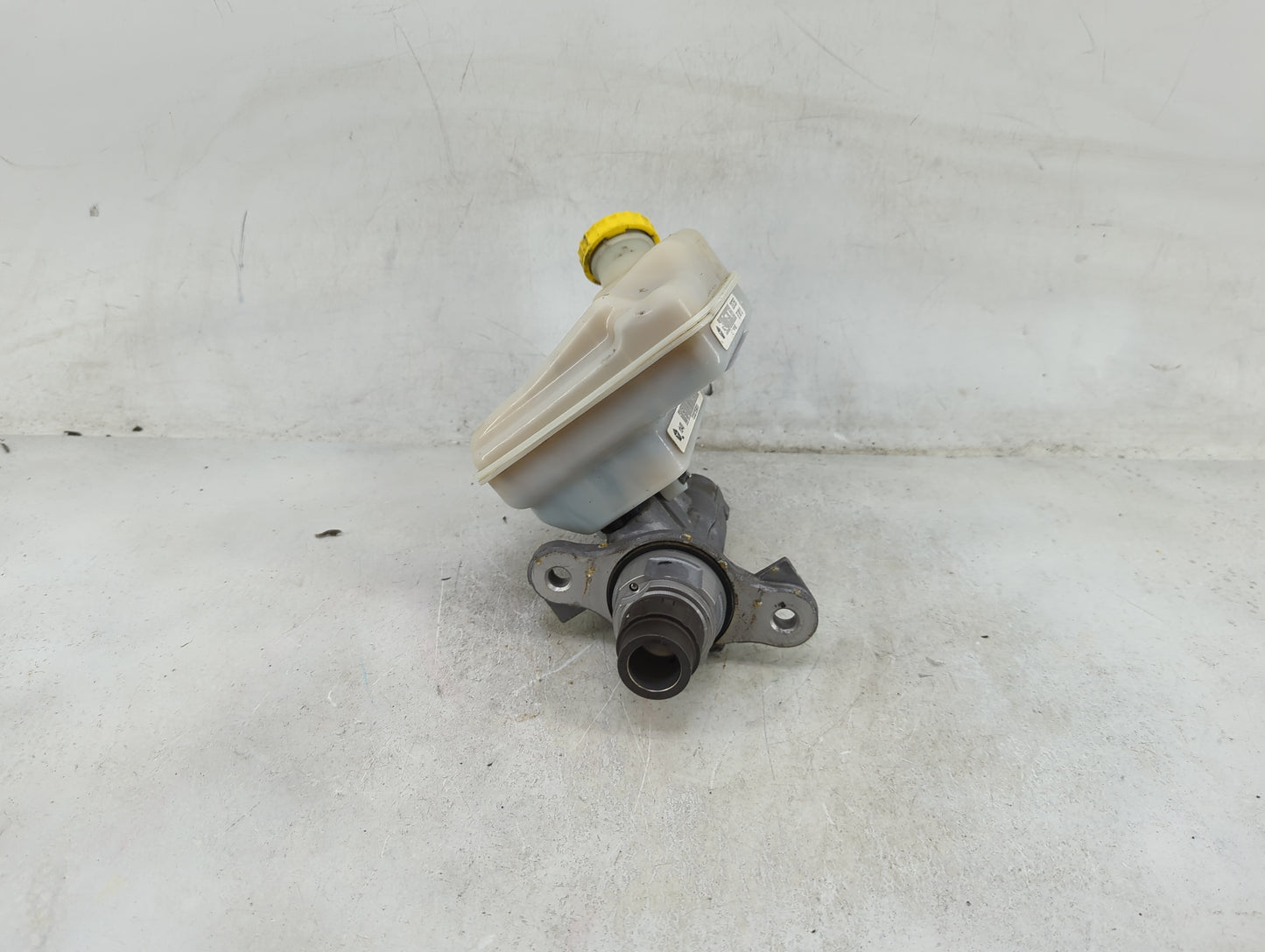 Chrysler Town And Country Brake Master Cylinder 1490347 - Oemusedautoparts1.com