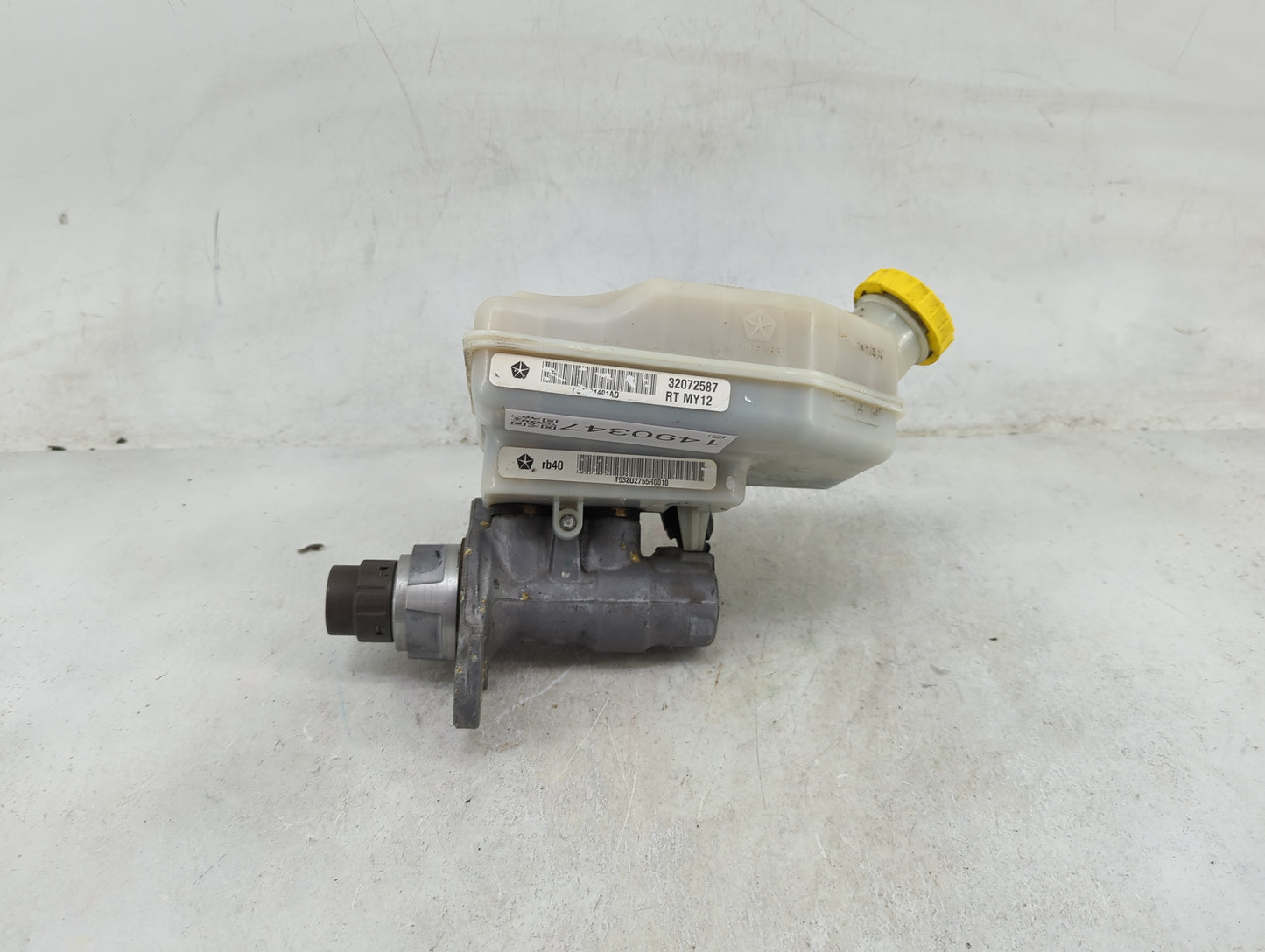 Chrysler Town And Country Brake Master Cylinder 1490347 - Oemusedautoparts1.com