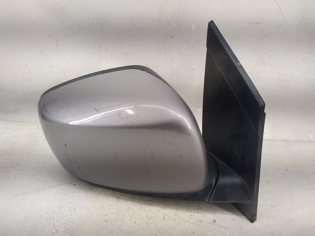 2016 Chrysler Town and Country Passenger Side View Mirror - Right Door Mirror OEM Used - Oemusedautoparts1.com