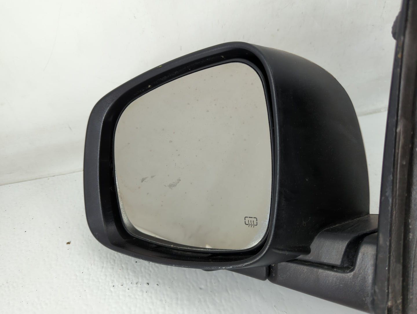 2011-2016 Chrysler Town & Country Driver Side View Mirror - Left Door Mirror OEM Used - Oemusedautoparts1.com