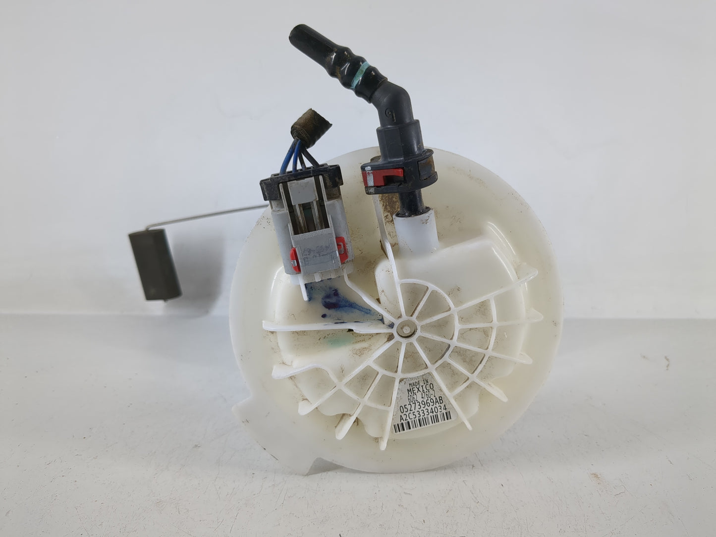 2011-2016 Chrysler Town & Country Electrical Gas Fuel Pump Assembly - Oemusedautoparts1.com