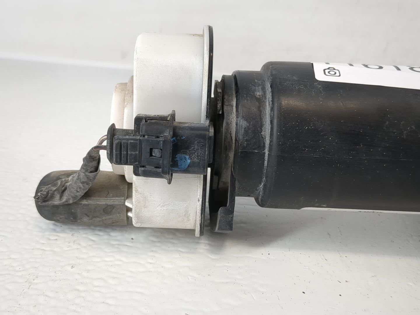 2016 Chrysler Town & Country Fuel Vapor Charcoal Canister 1161809 - Oemusedautoparts1.com