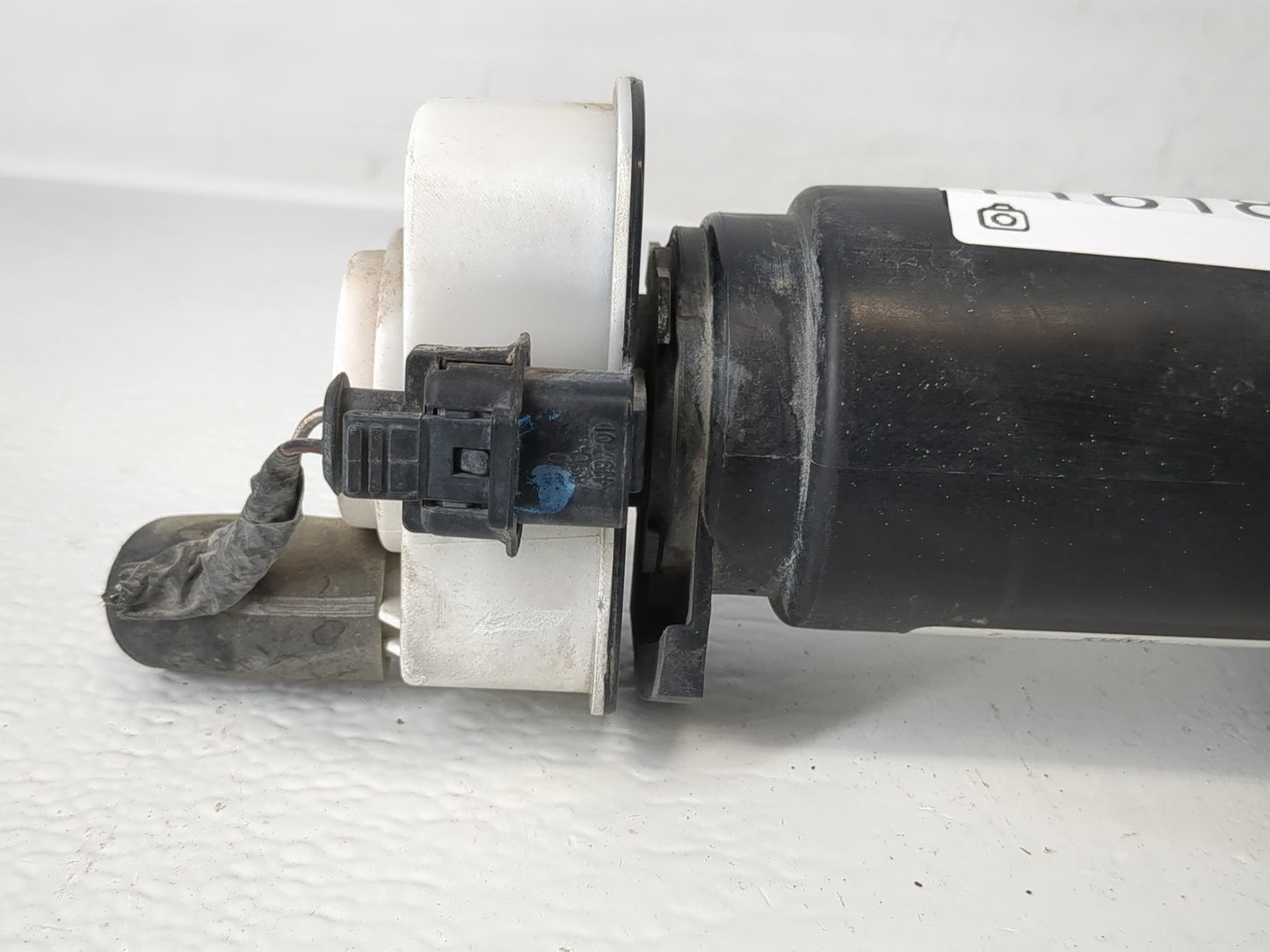 2016 Chrysler Town & Country Fuel Vapor Charcoal Canister - Oemusedautoparts1.com