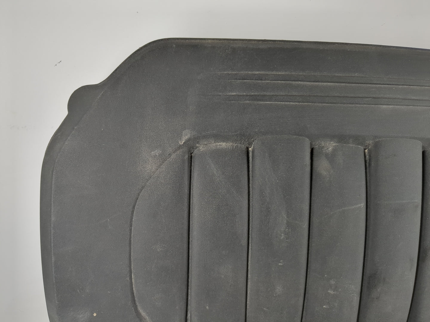 2016 Chrysler Town & Country Engine Cover - Oemusedautoparts1.com