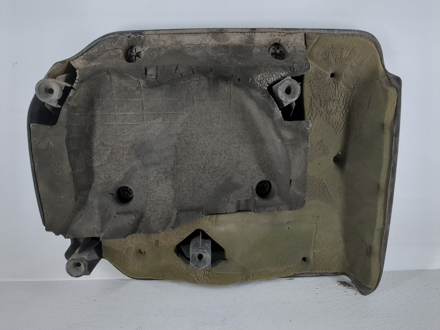 2016 Chrysler Town & Country Engine Cover - Oemusedautoparts1.com