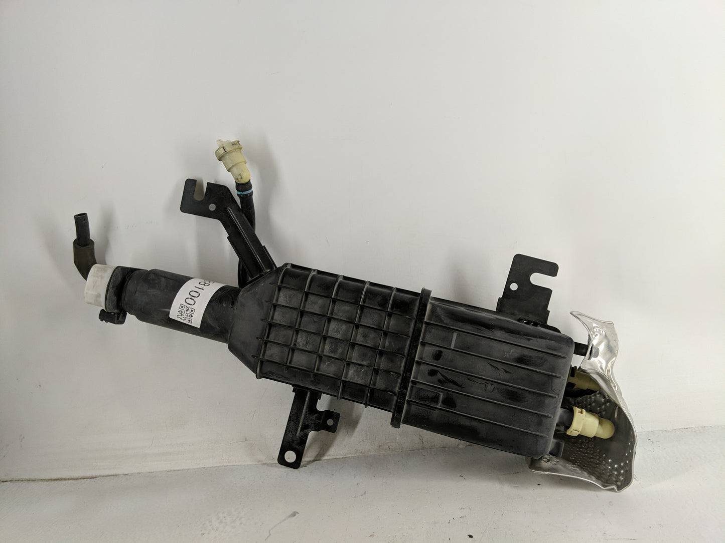 2016 Chrysler Town & Country Fuel Vapor Charcoal Canister 1188100 - Oemusedautoparts1.com