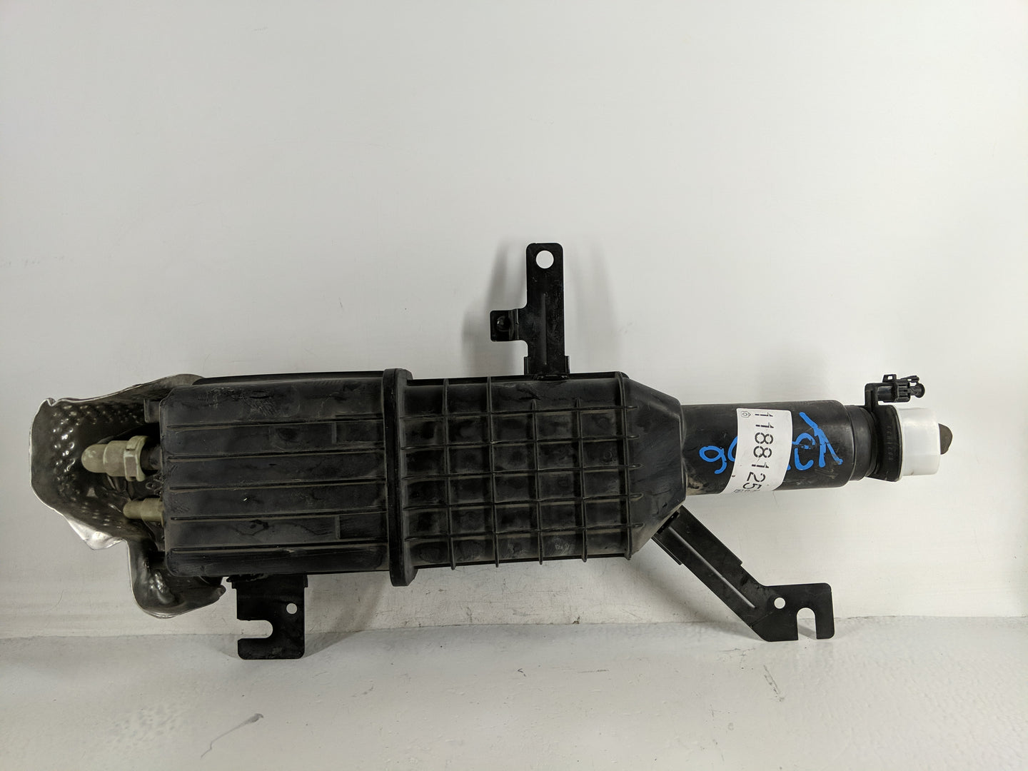 2016 Chrysler Town & Country Fuel Vapor Charcoal Canister - Oemusedautoparts1.com