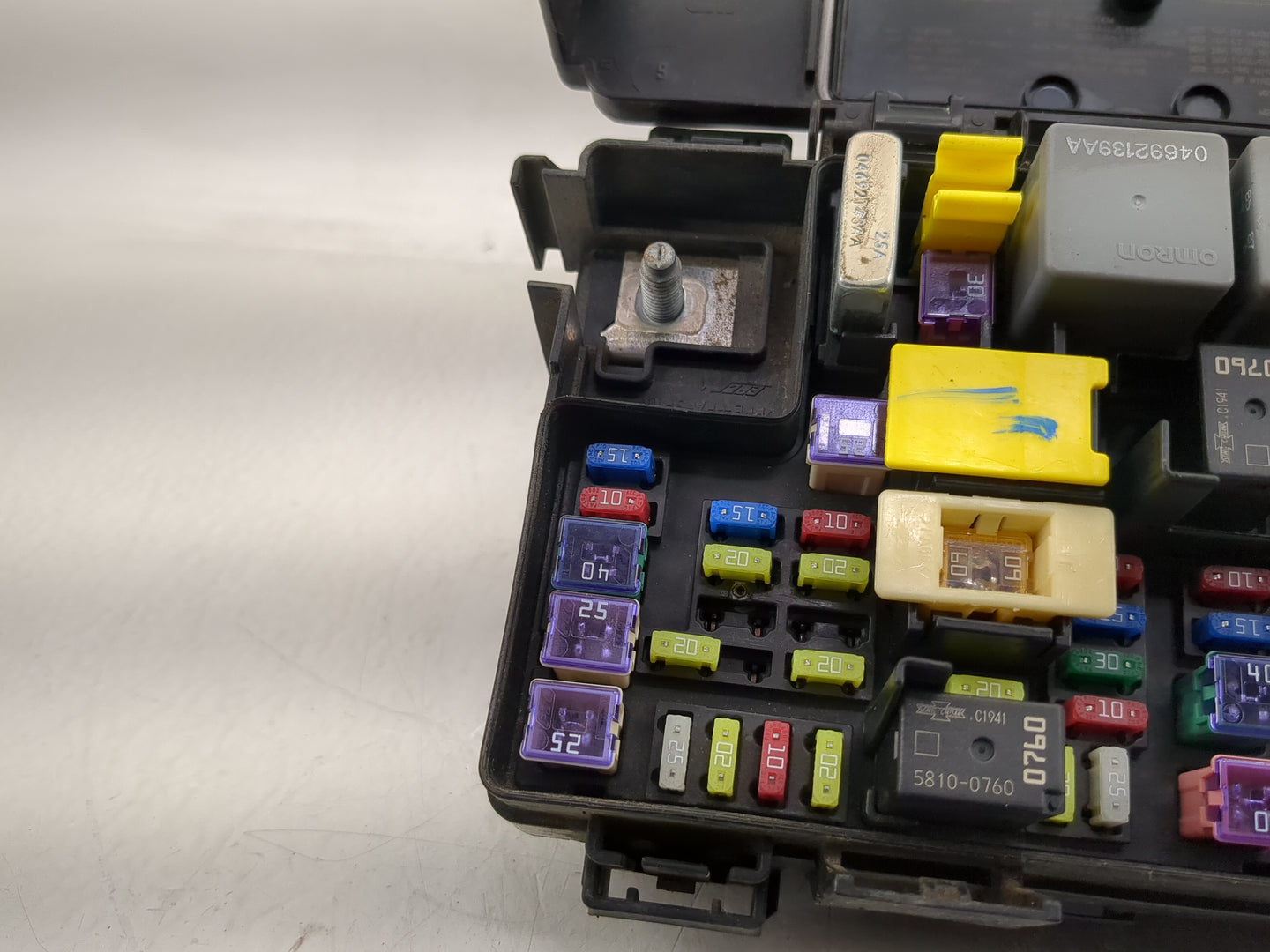 2015-2016 Chrysler Town & Country Fusebox Fuse Box Relay Module Tipm - Oemusedautoparts1.com