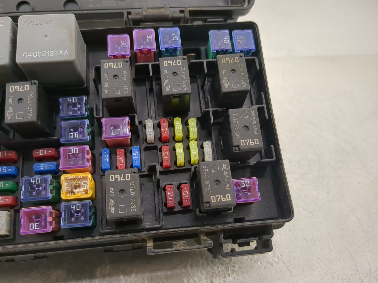 2015-2016 Chrysler Town & Country Fusebox Fuse Box Relay Module Tipm - Oemusedautoparts1.com