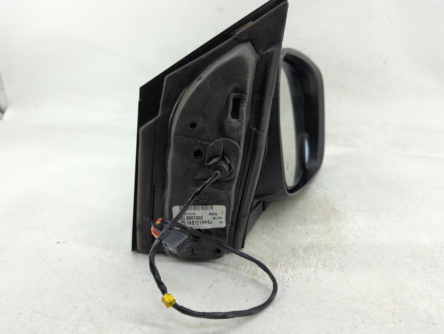 2011-2016 Chrysler Town & Country Passenger Side View Mirror - Right Door Mirror OEM Used - Oemusedautoparts1.com
