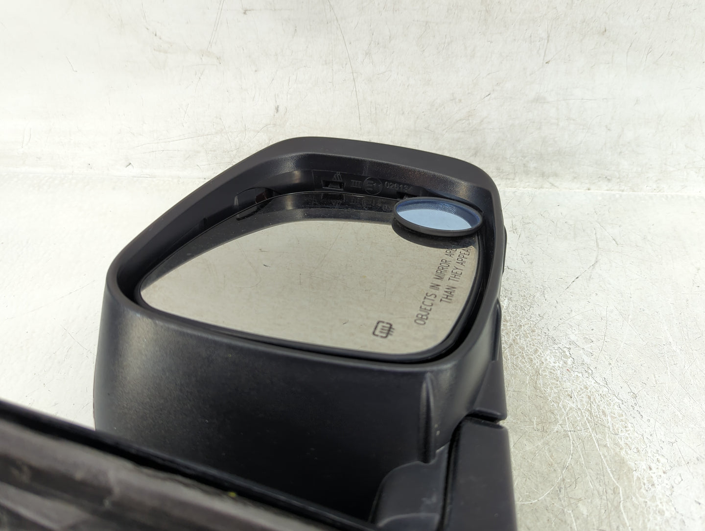 2011-2016 Chrysler Town & Country Passenger Side View Mirror - Right Door Mirror OEM Used - Oemusedautoparts1.com