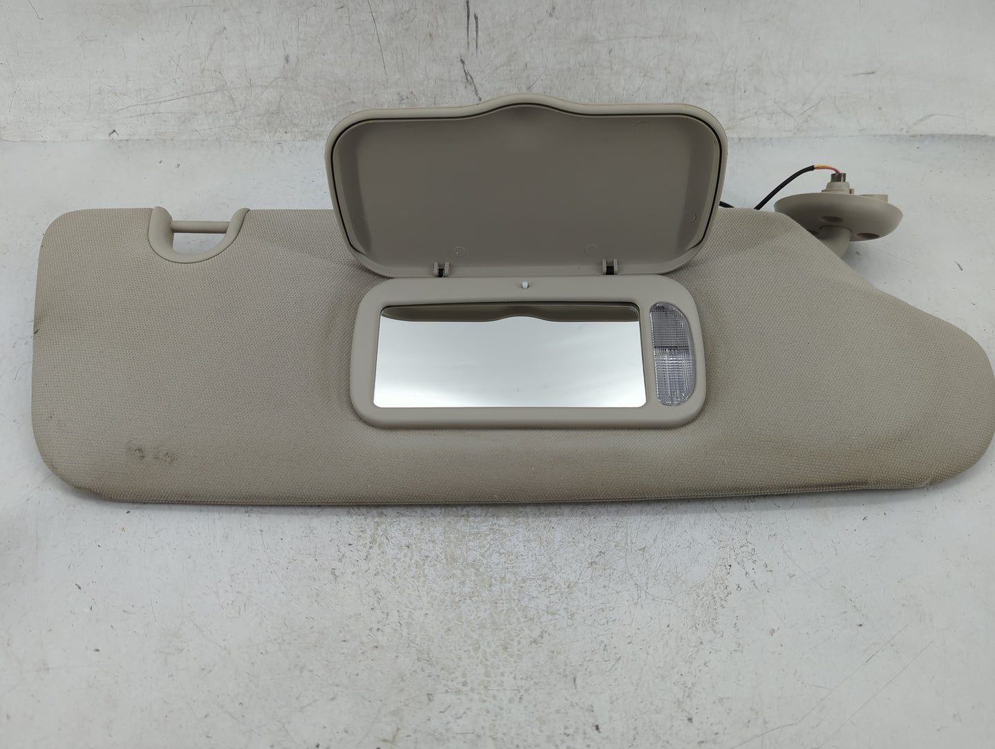 2011-2016 Chrysler Town & Country Sun Visor Shade Replacement Passenger Right Mirror Fits OEM Used Auto Parts - Oemusedautop