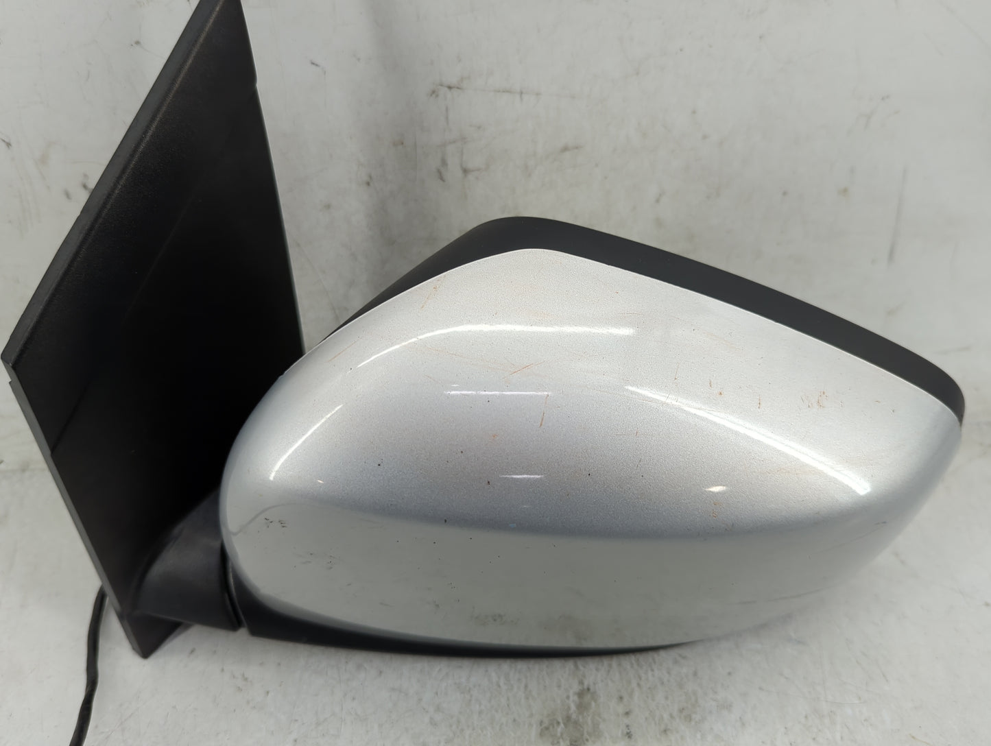 2011-2016 Chrysler Town & Country Driver Side View Mirror - Left Door Mirror OEM Used - Oemusedautoparts1.com