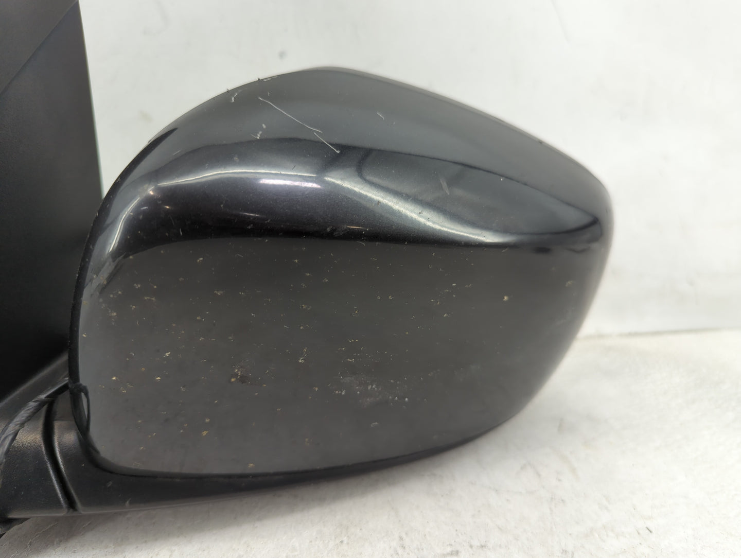 2011-2016 Chrysler Town & Country Driver Side View Mirror - Left Door Mirror OEM Used - Oemusedautoparts1.com