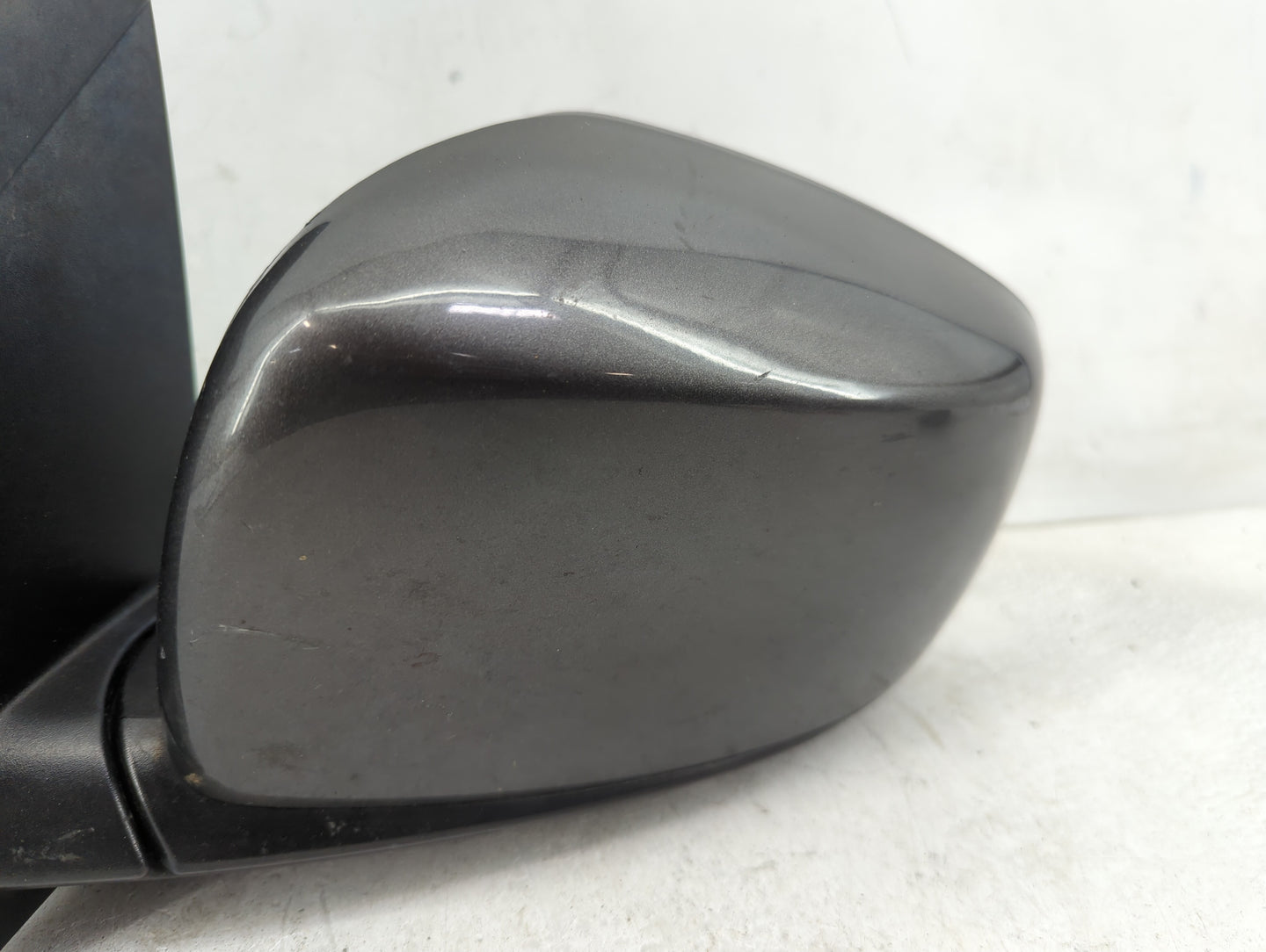 2011-2016 Chrysler Town & Country Driver Side View Mirror - Left Door Mirror OEM Used - Oemusedautoparts1.com