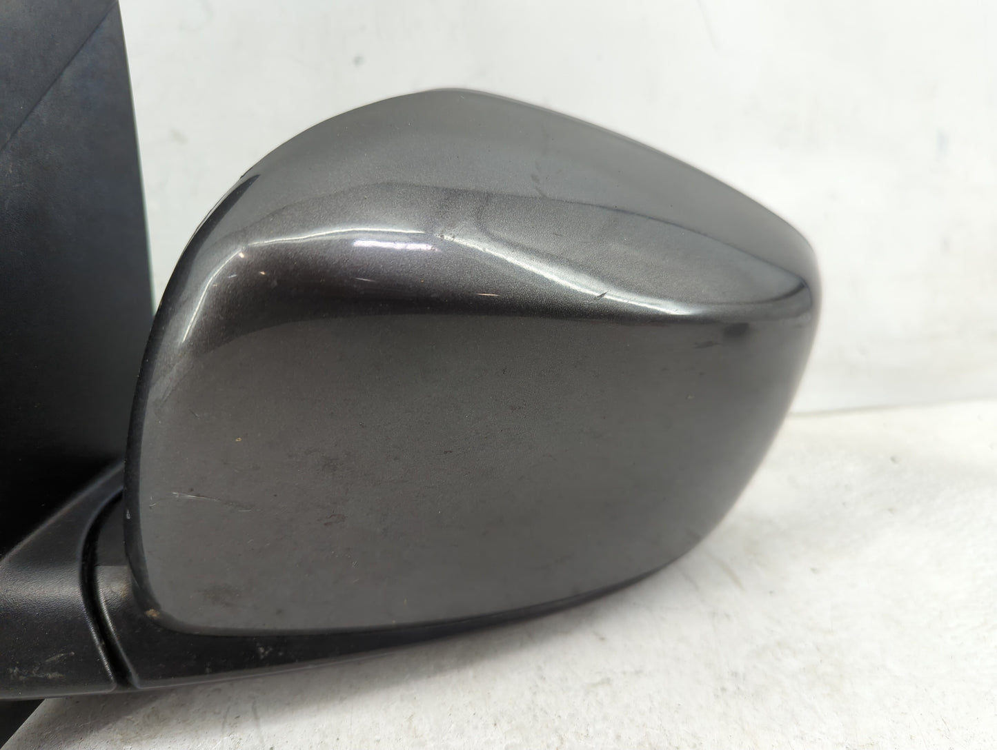 2011-2016 Chrysler Town & Country Driver Side View Mirror - Left Door Mirror OEM Used - Oemusedautoparts1.com