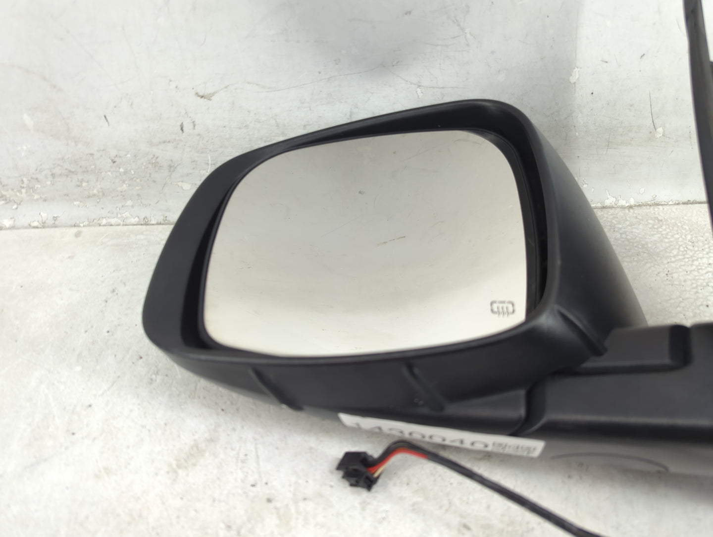 2011-2016 Chrysler Town & Country Driver Side View Mirror - Left Door Mirror OEM Used - Oemusedautoparts1.com