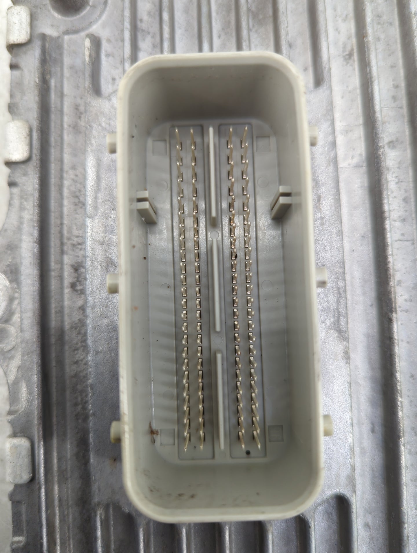 2016 Chrysler Town & Country PCM Engine Control Computer ECU ECM PCU OEM P/N:P68243295AA Fits Fits 2017 2018 2019 2020 OEM U