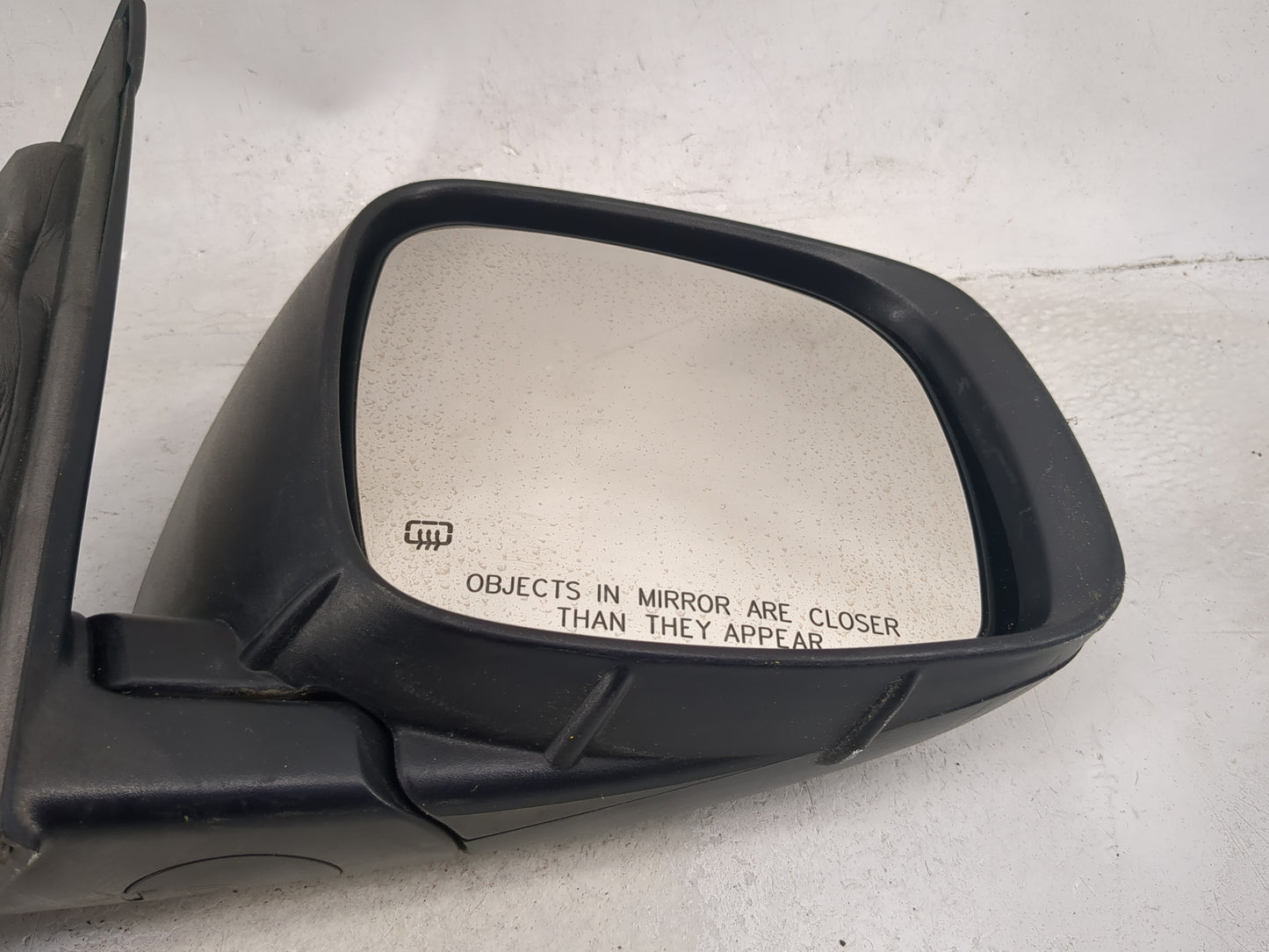 2011-2016 Chrysler Town & Country Passenger Side View Mirror - Right Door Mirror OEM Used - Oemusedautoparts1.com