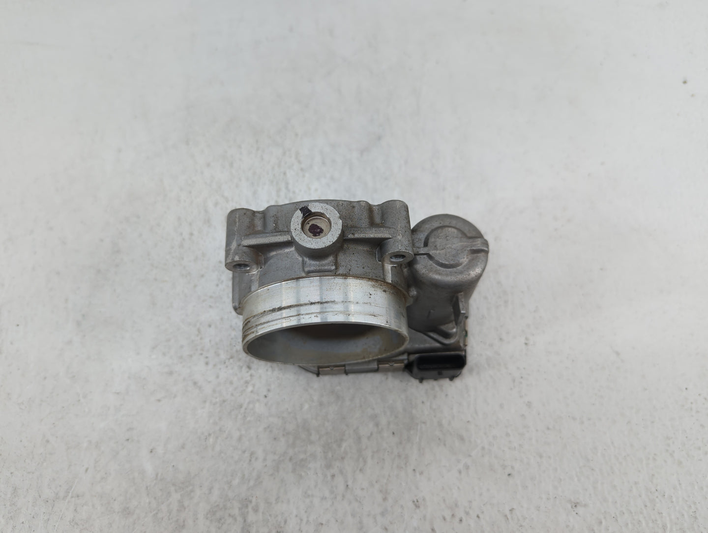 2011-2016 Chrysler Town & Country Throttle Body P/N:05184349AC Fits OEM Used Auto Parts - Oemusedautoparts1.com