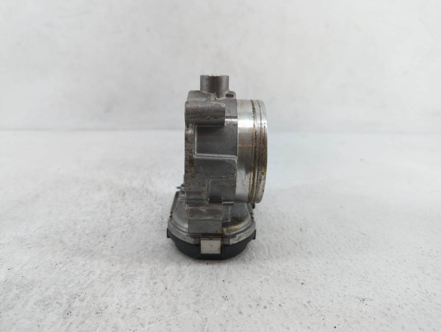 2011-2016 Chrysler Town & Country Throttle Body P/N:05184349AC Fits OEM Used Auto Parts - Oemusedautoparts1.com
