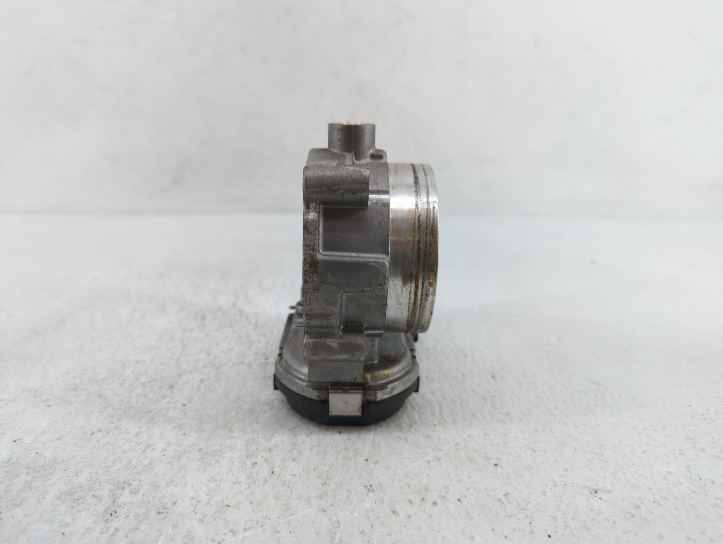 2011-2016 Chrysler Town & Country Throttle Body P/N:05184349AC Fits OEM Used Auto Parts - Oemusedautoparts1.com
