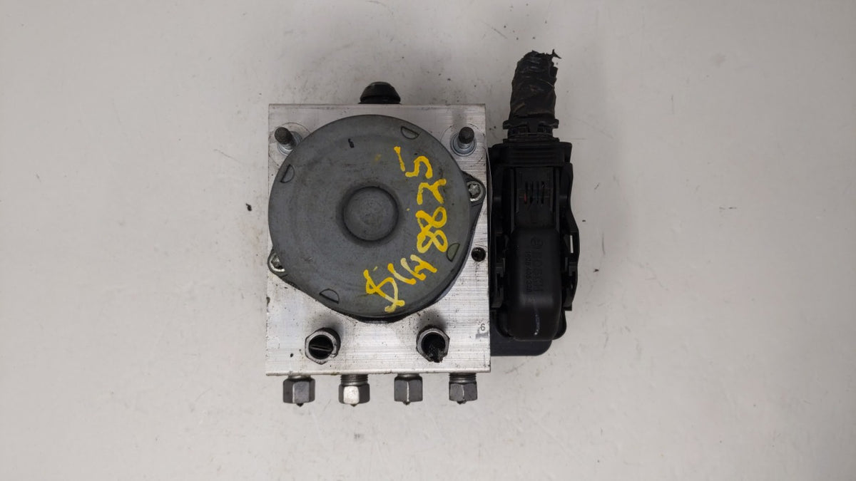 2014 Chrysler Town & Country Anti-Lock Brake ABS Pump Module Actuator OEM P/N:P68183803AC Fits OEM Used Auto Parts - Oemused