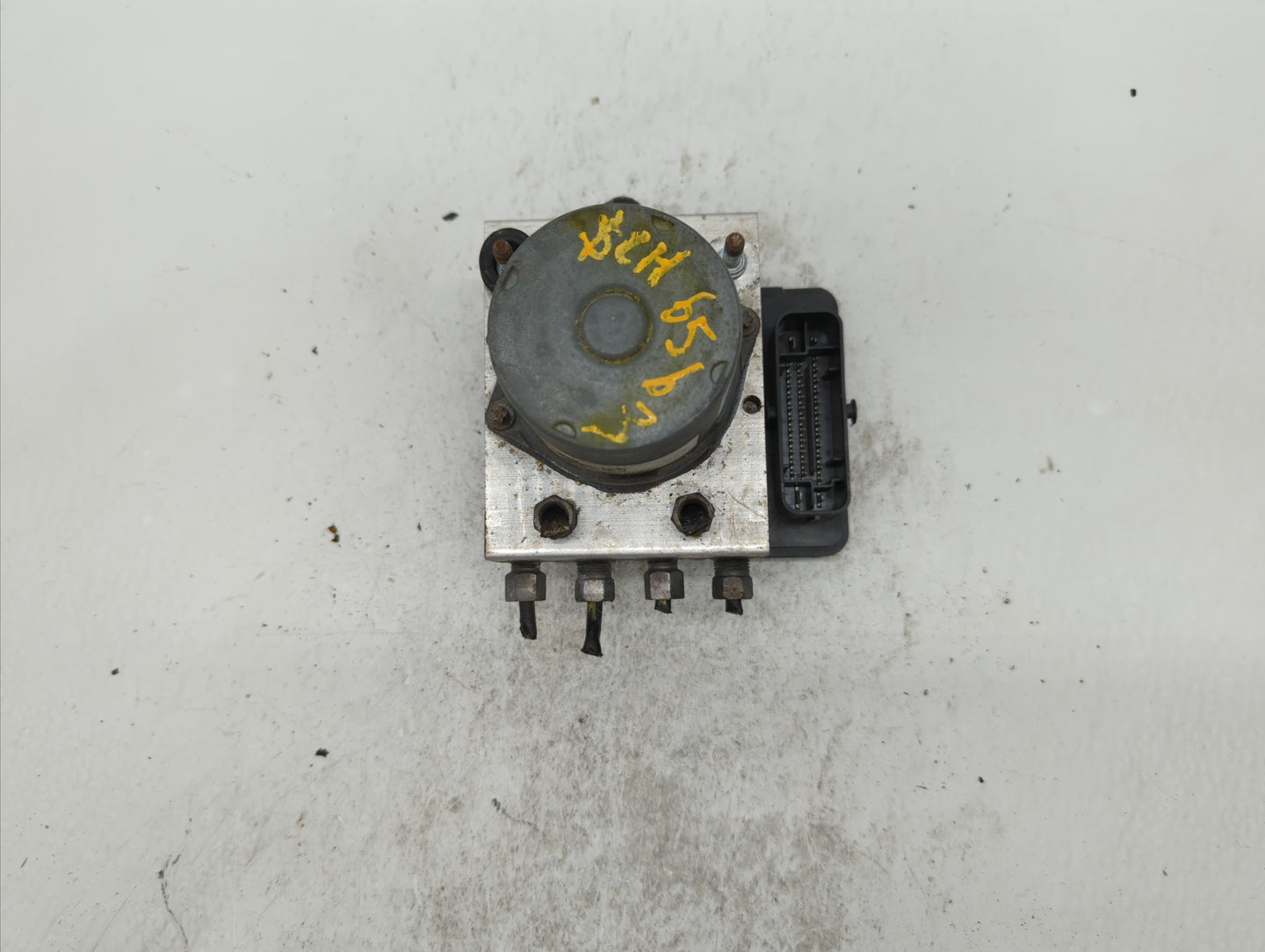 2014 Chrysler Town & Country ABS Pump Control Module Replacement P/N:P68183803AC Fits OEM Used Auto Parts - Oemusedautoparts