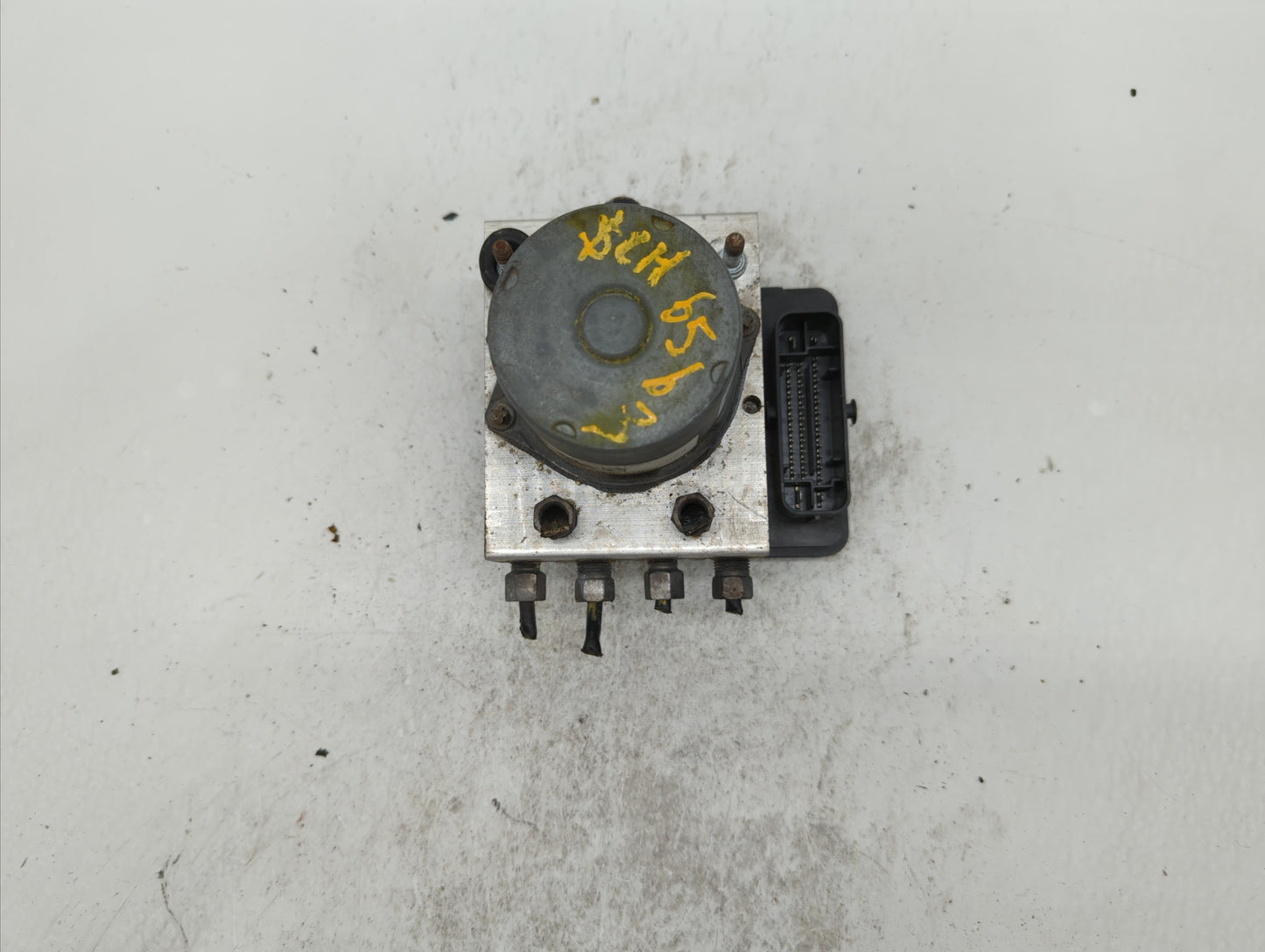 2014 Chrysler Town & Country ABS Pump Control Module Replacement P/N:P68183803AC Fits OEM Used Auto Parts - Oemusedautoparts