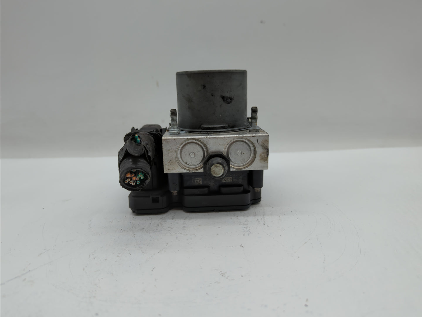 2014 Chrysler Town & Country ABS Pump Control Module Replacement P/N:P68183803AC Fits OEM Used Auto Parts - Oemusedautoparts