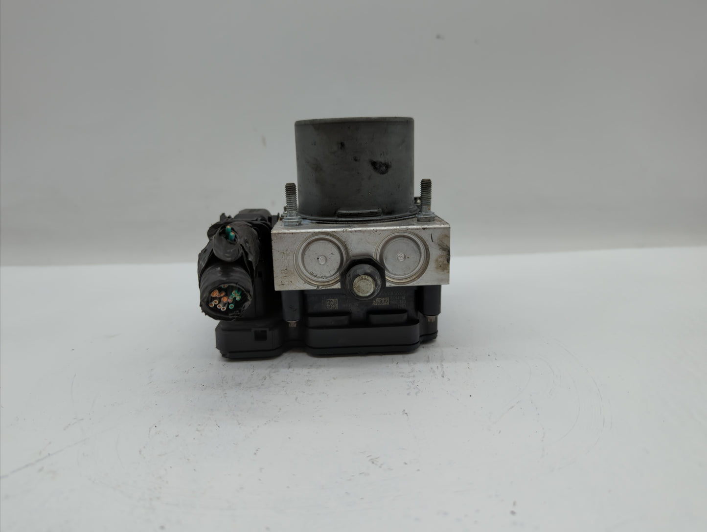 2014 Chrysler Town & Country ABS Pump Control Module Replacement P/N:P68183803AC Fits OEM Used Auto Parts - Oemusedautoparts