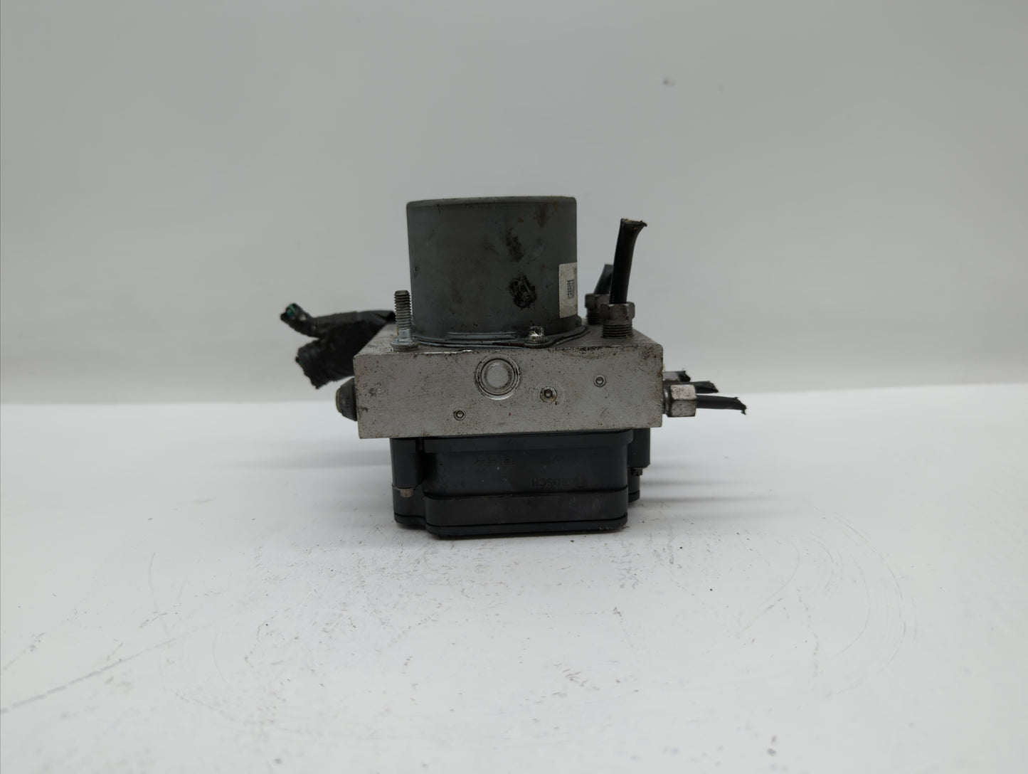 2014 Chrysler Town & Country ABS Pump Control Module Replacement P/N:P68183803AC Fits OEM Used Auto Parts - Oemusedautoparts