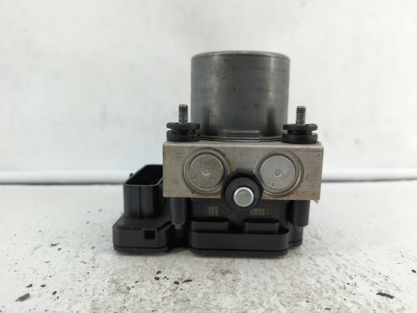 2014 Chrysler Town & Country ABS Pump Control Module Replacement P/N:68183803AC P68183803AC Fits OEM Used Auto Parts - Oemus