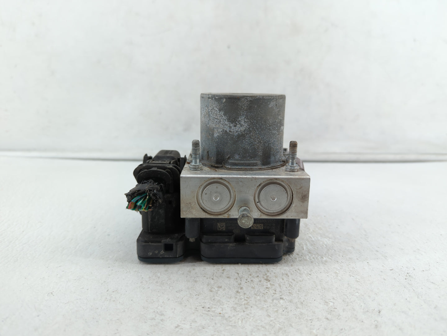 2014 Chrysler Town & Country ABS Pump Control Module Replacement P/N:68183803AC P68183803AC Fits OEM Used Auto Parts - Oemus