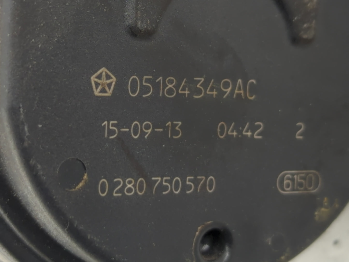 2011-2016 Chrysler Town & Country Throttle Body P/N:05184349AE 05184349AC Fits OEM Used Auto Parts - Oemusedautoparts1.com