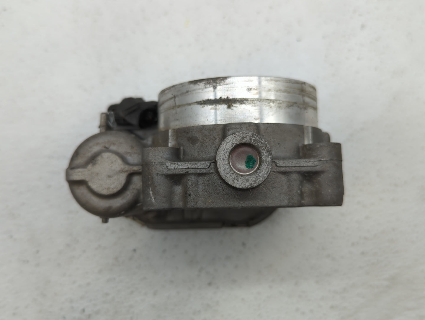 2011-2016 Chrysler Town & Country Throttle Body P/N:05184349AE 05184349AC Fits OEM Used Auto Parts - Oemusedautoparts1.com