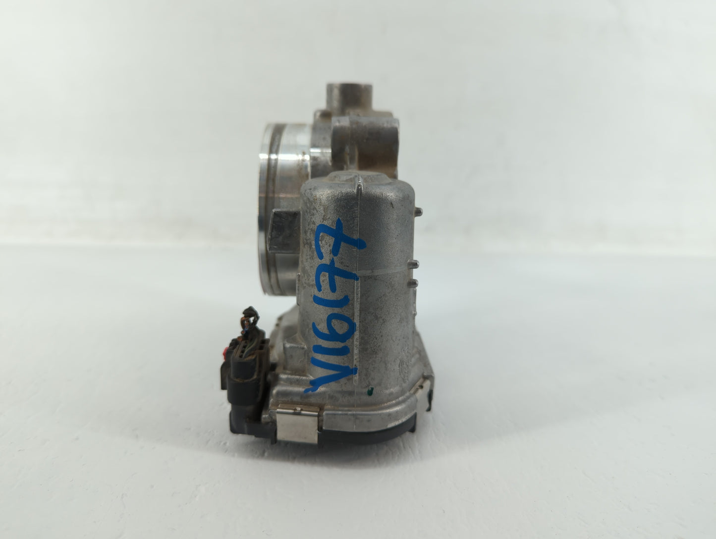 2011-2016 Chrysler Town & Country Throttle Body P/N:05184349AF 05184349AE Fits OEM Used Auto Parts - Oemusedautoparts1.com