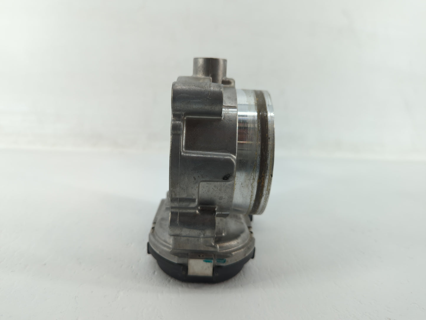 2011-2016 Chrysler Town & Country Throttle Body P/N:05184349AF 05184349AE Fits OEM Used Auto Parts - Oemusedautoparts1.com