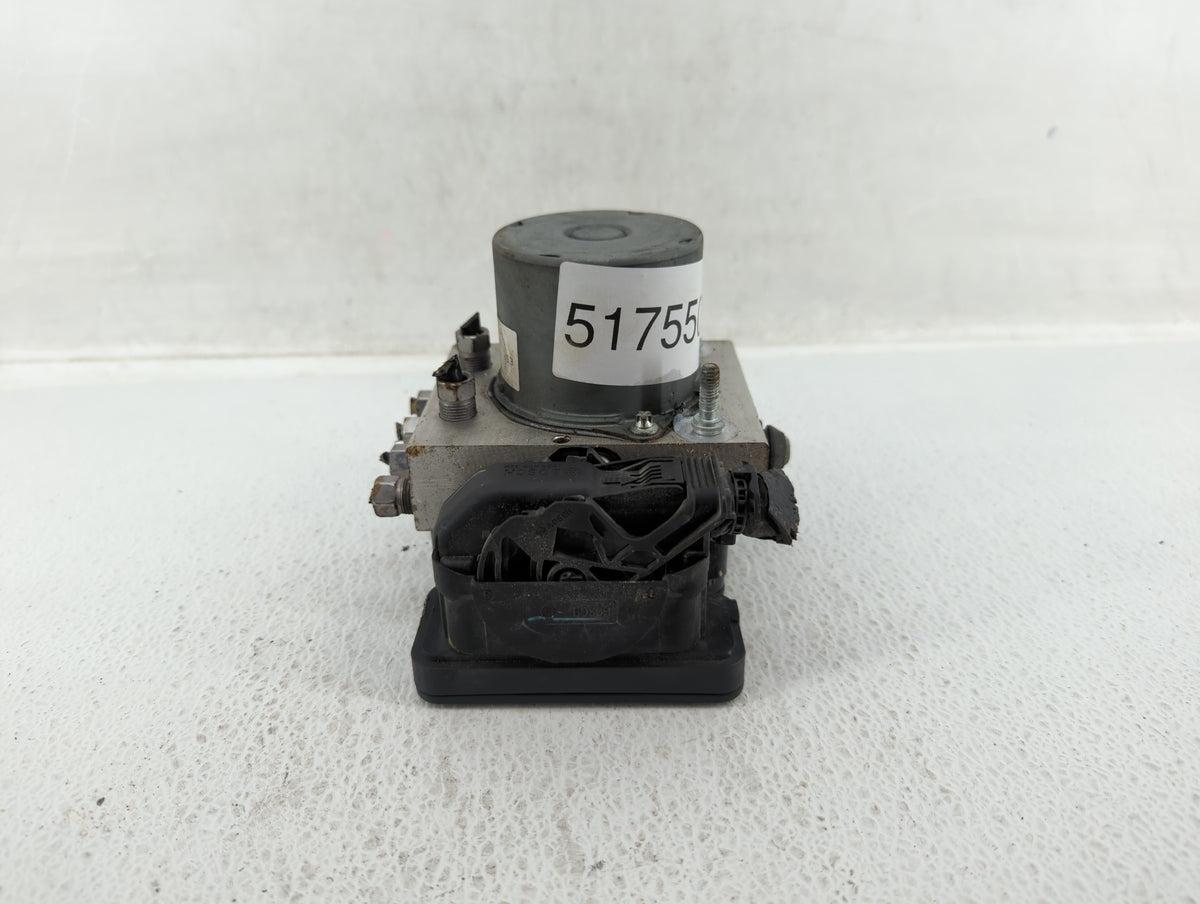 2014 Chrysler Town & Country Anti-Lock Brake ABS Pump Module Actuator OEM P/N:P68183803AC Fits OEM Used Auto Parts - Oemused