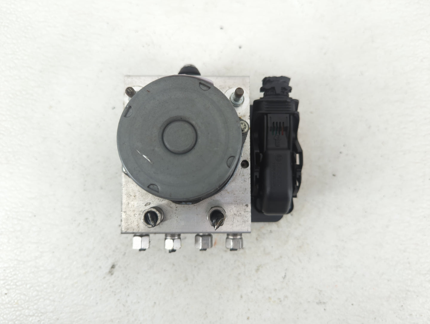 2014 Chrysler Town & Country ABS Pump Control Module Replacement P/N:P68183803AC Fits OEM Used Auto Parts - Oemusedautoparts