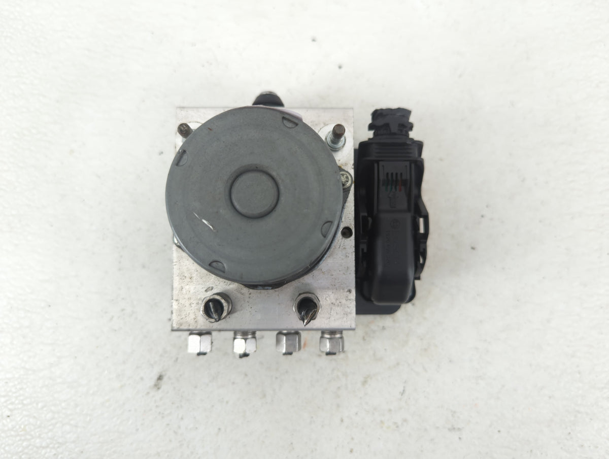 2014 Chrysler Town & Country Anti-Lock Brake ABS Pump Module Actuator OEM P/N:P68183803AC Fits OEM Used Auto Parts - Oemused