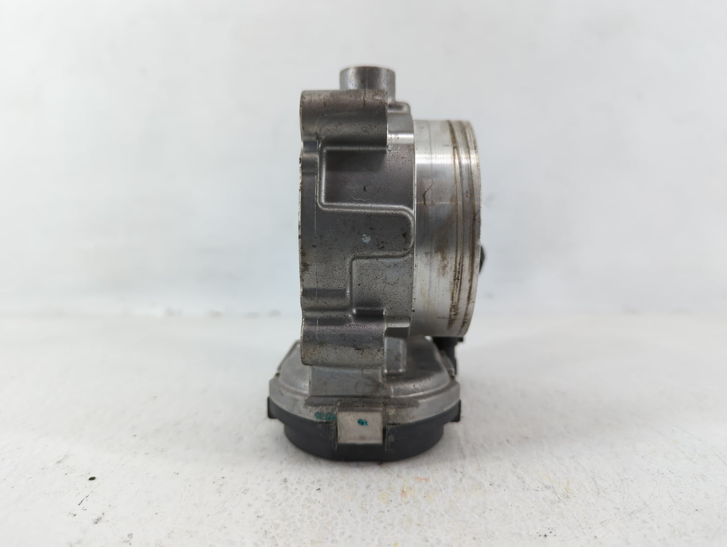2011-2016 Chrysler Town & Country Throttle Body P/N:05184349AC Fits OEM Used Auto Parts - Oemusedautoparts1.com