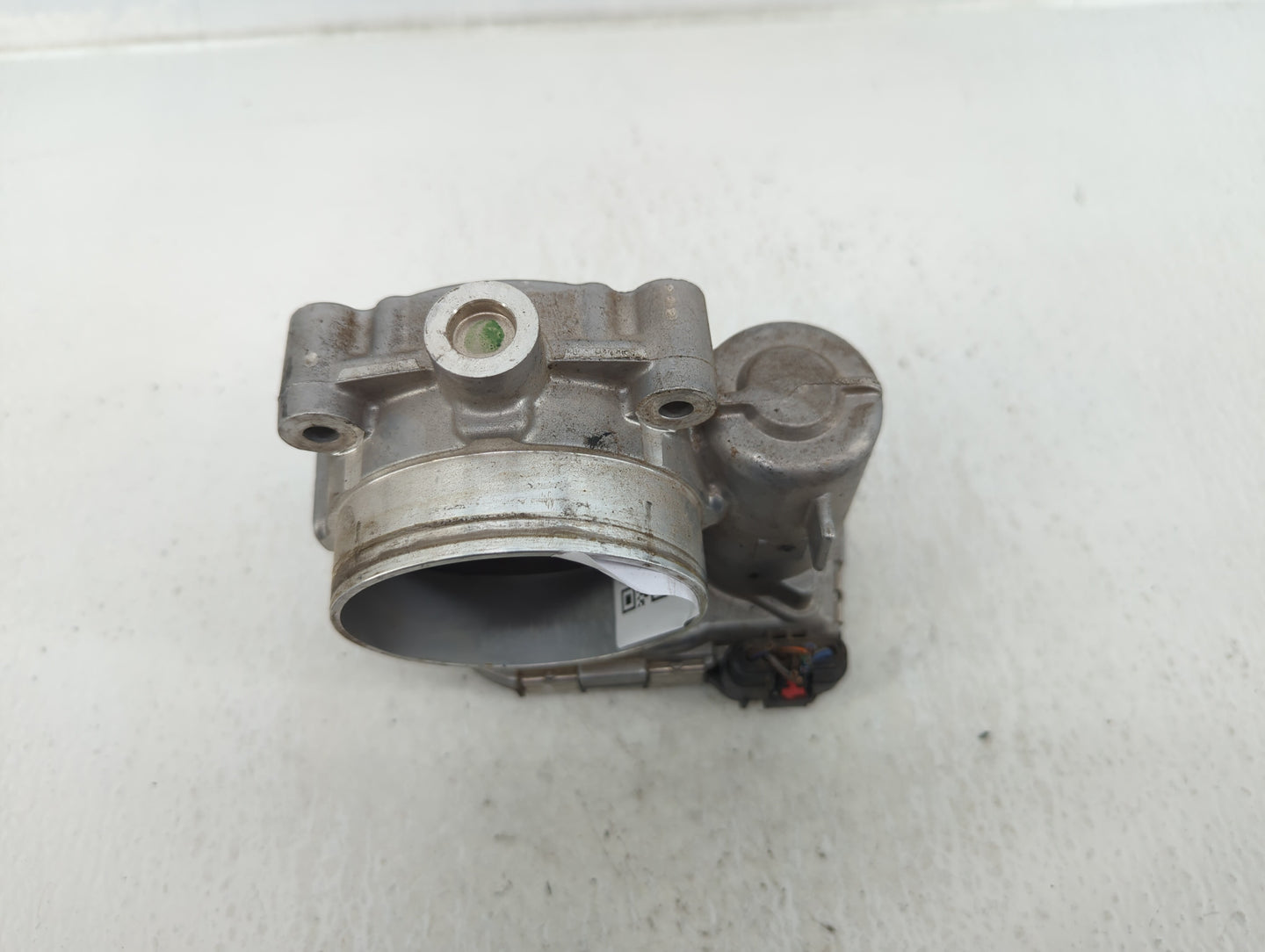 2011-2016 Chrysler Town & Country Throttle Body P/N:0 280 750 570 05184349AC Fits OEM Used Auto Parts - Oemusedautoparts1.co