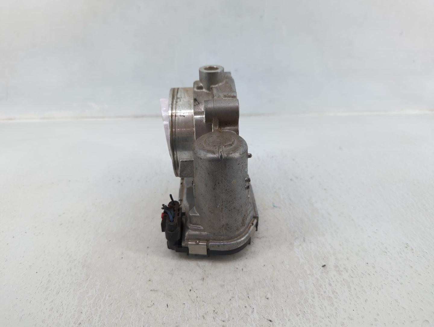 2011-2016 Chrysler Town & Country Throttle Body P/N:0 280 750 570 05184349AC Fits OEM Used Auto Parts - Oemusedautoparts1.co