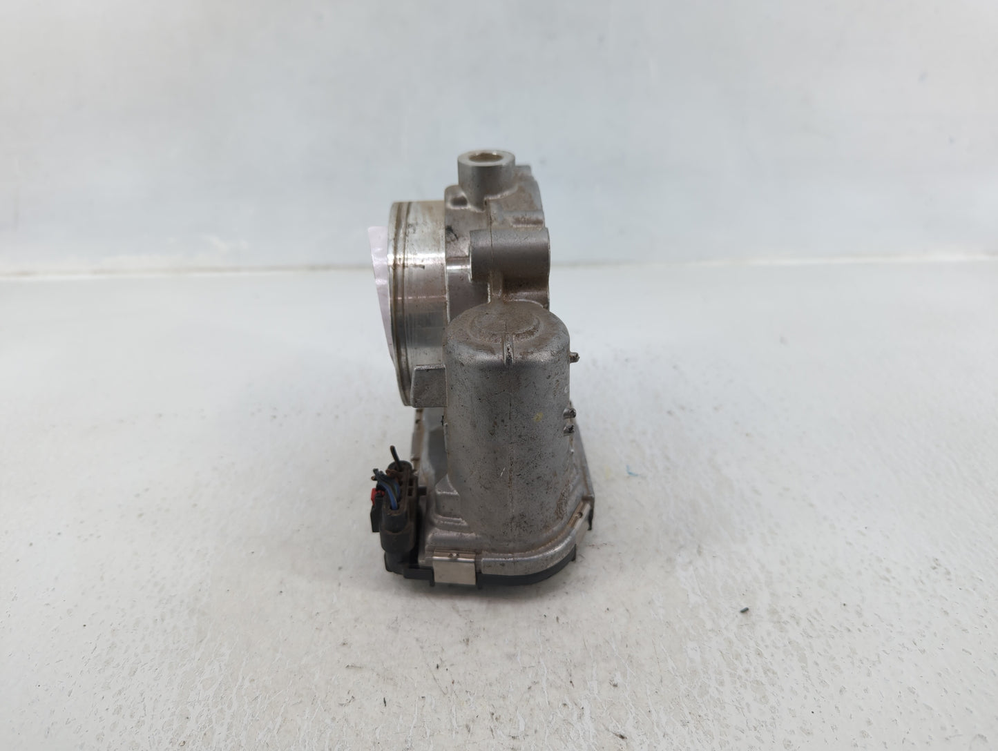 2011-2016 Chrysler Town & Country Throttle Body P/N:0 280 750 570 05184349AC Fits OEM Used Auto Parts - Oemusedautoparts1.co