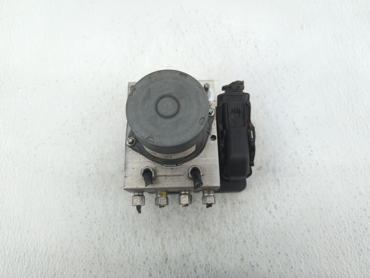 2014 Chrysler Town & Country Anti-Lock Brake ABS Pump Module Actuator OEM P/N:P68183803AC Fits OEM Used Auto Parts - Oemused