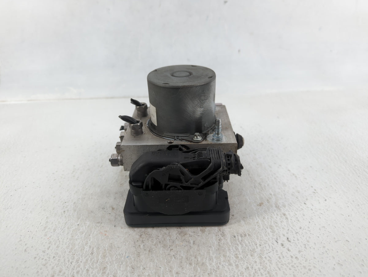2014 Chrysler Town & Country Anti-Lock Brake ABS Pump Module Actuator OEM P/N:P68183803AC Fits OEM Used Auto Parts - Oemused