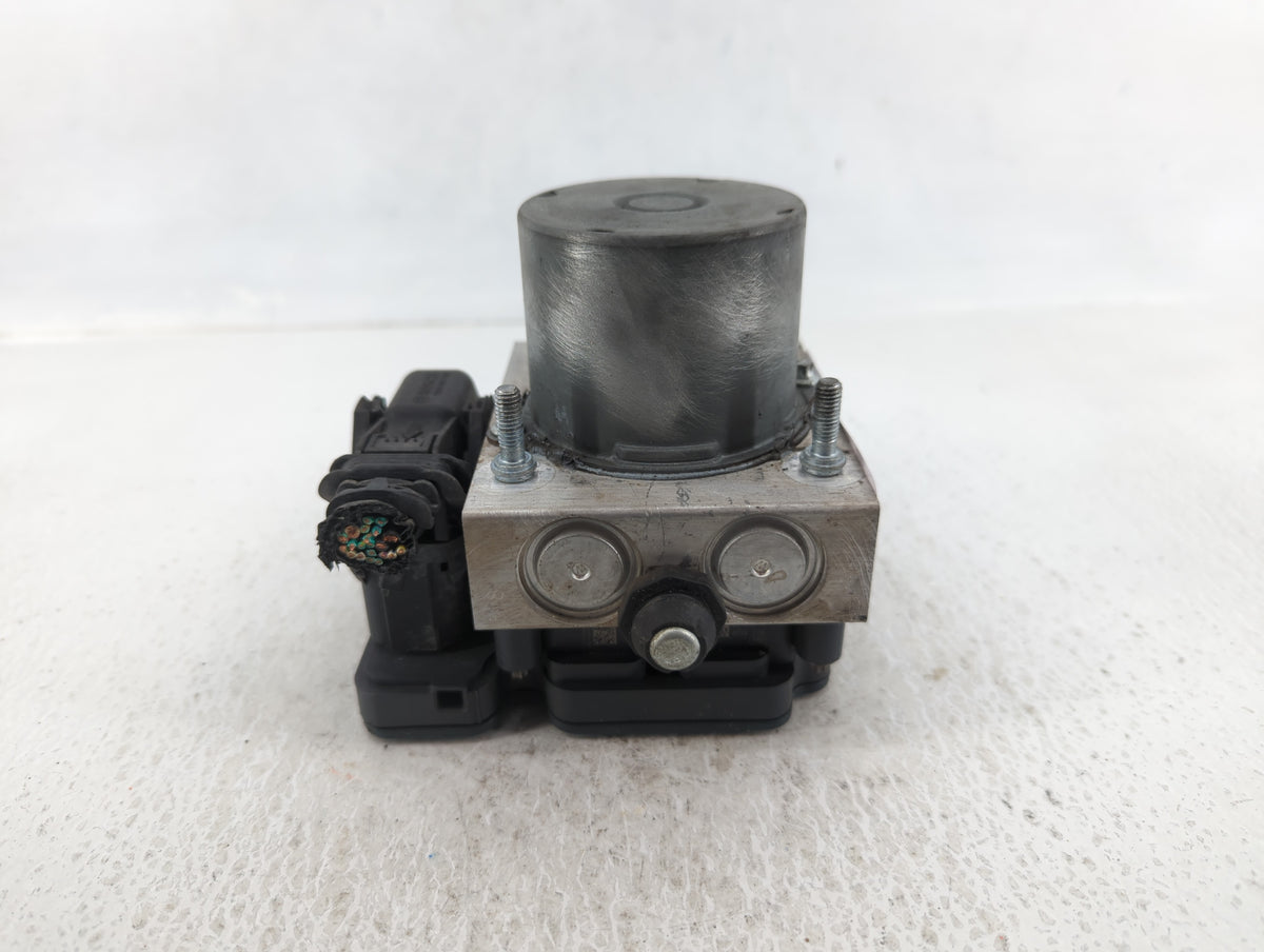 2014 Chrysler Town & Country Anti-Lock Brake ABS Pump Module Actuator OEM P/N:P68183803AC Fits OEM Used Auto Parts - Oemused